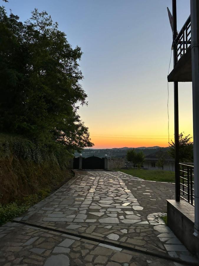 Guest House Godogani Kültér fotó