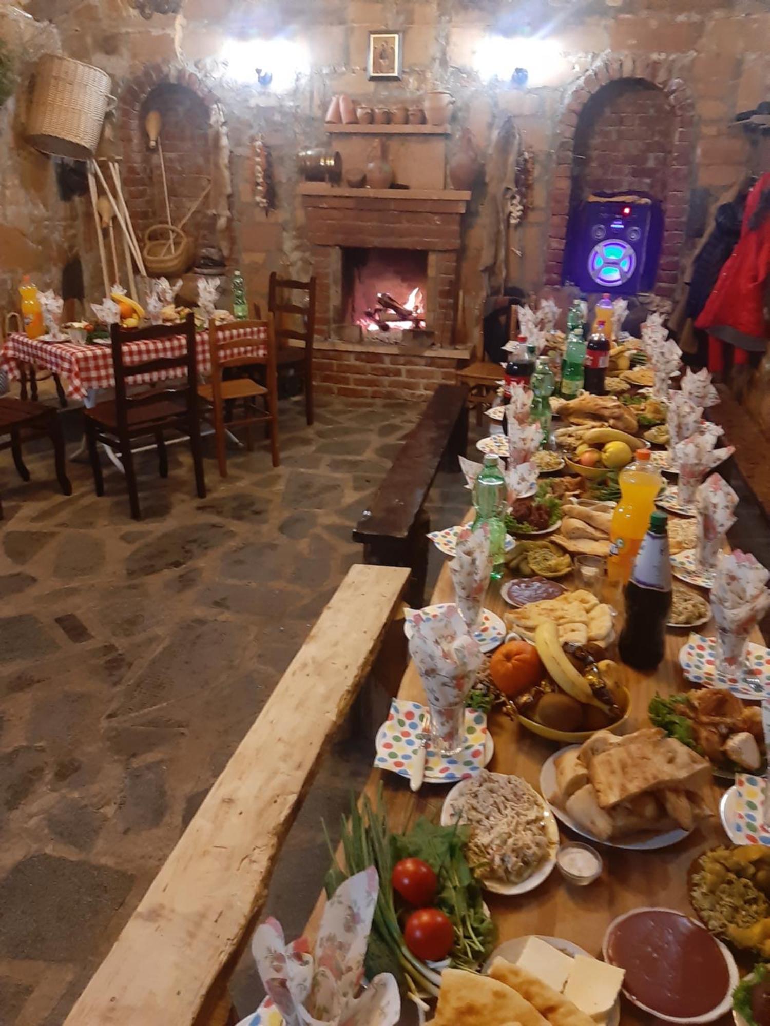 Guest House Godogani Kültér fotó