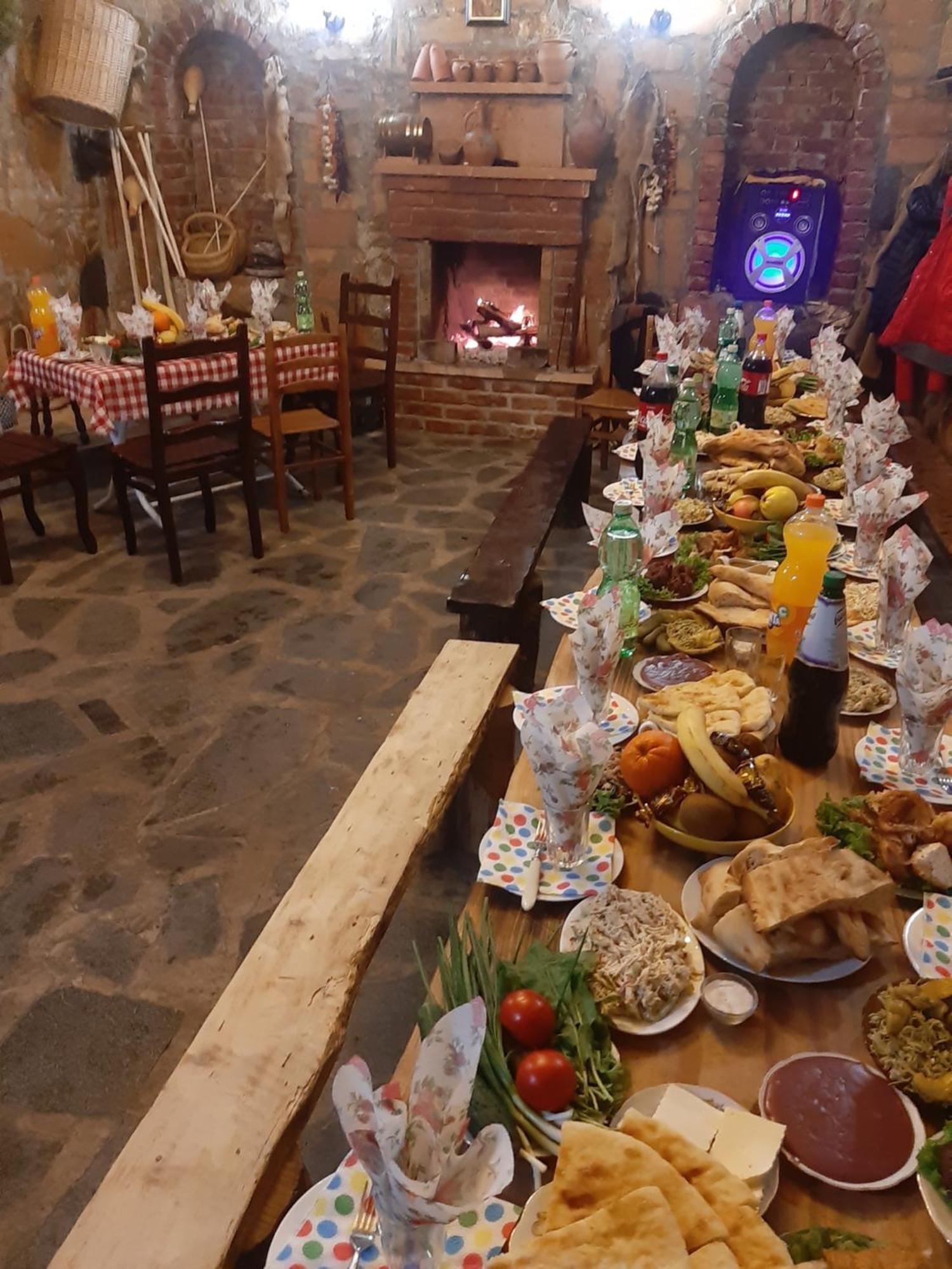 Guest House Godogani Kültér fotó