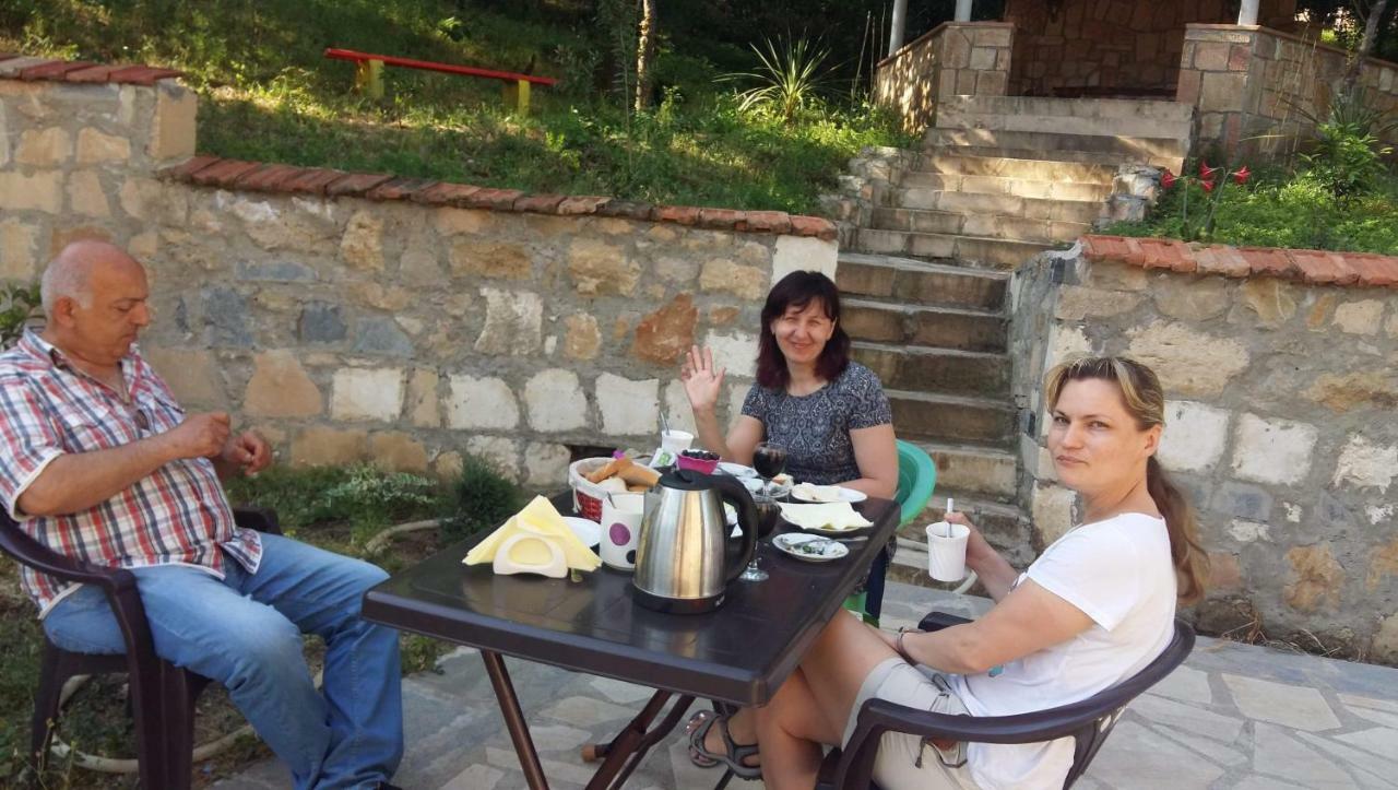 Guest House Godogani Kültér fotó