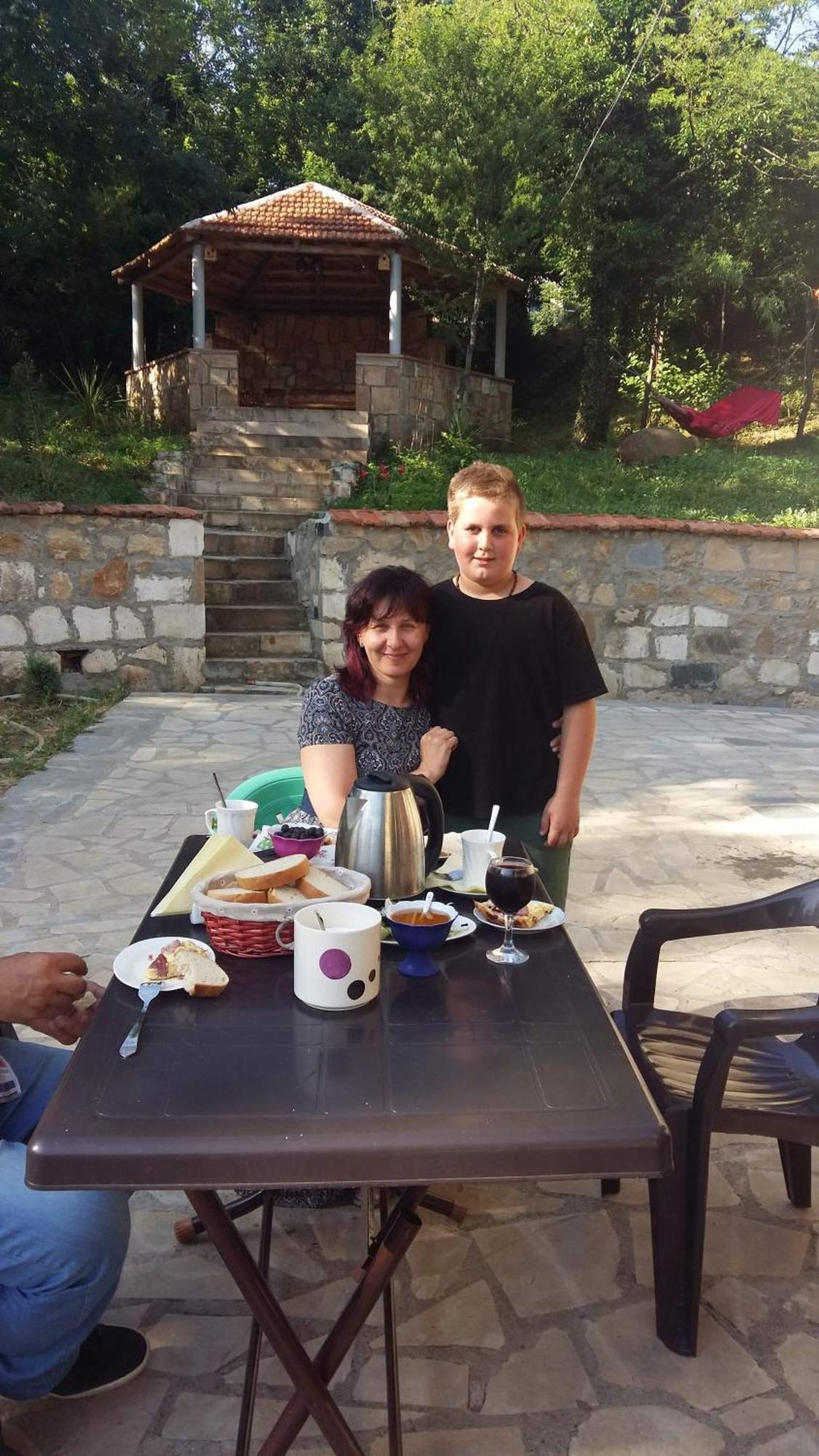 Guest House Godogani Kültér fotó